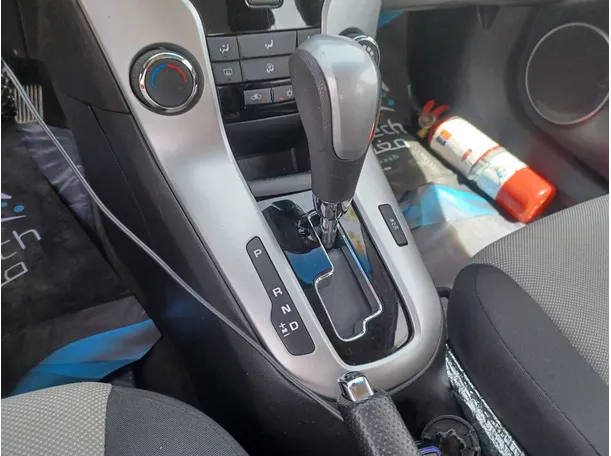 Car image 17