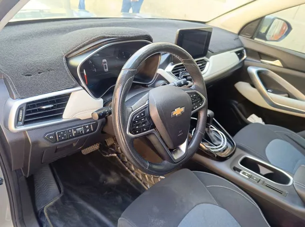 Car image 13