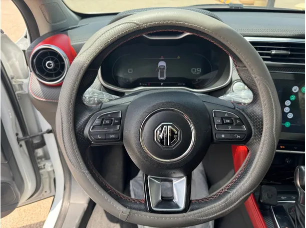Car image 18