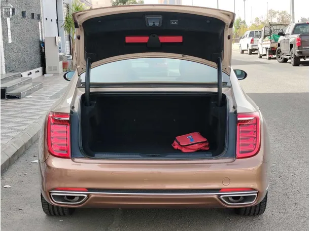 Car image 26
