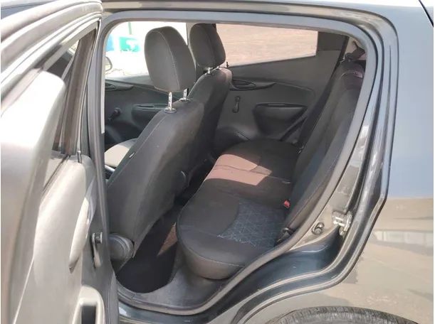 Car image 16