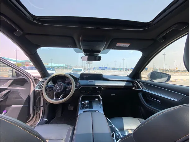 Car image 15