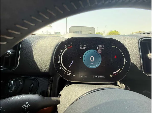 Car image 18