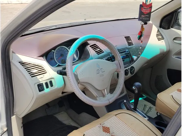 Car image 12