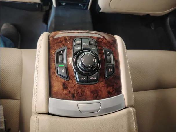 Car image 44