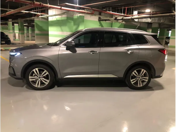 Car image 8