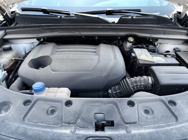 Car image 26