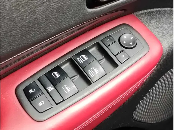 Car image 32