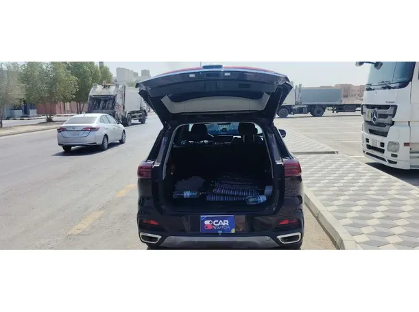 Car image 22