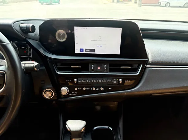 Car image 21