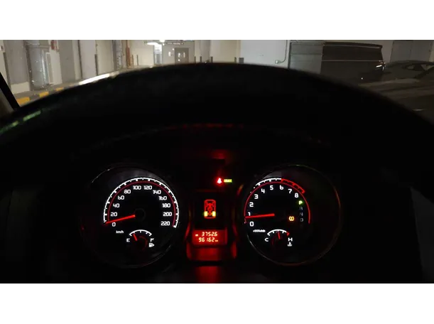 Car image 19