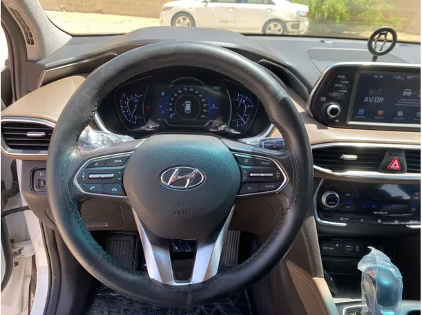 Car image 17