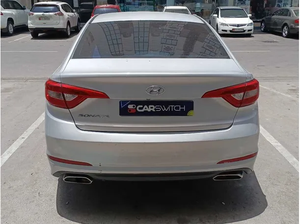 Car image 6