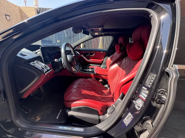 Car image 10