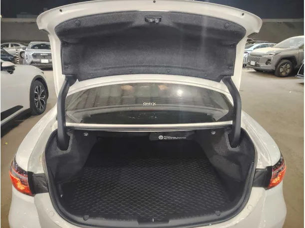 Car image 28