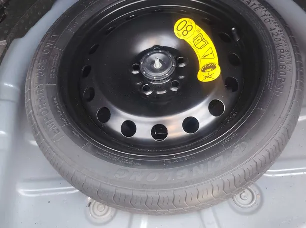 Car image 26