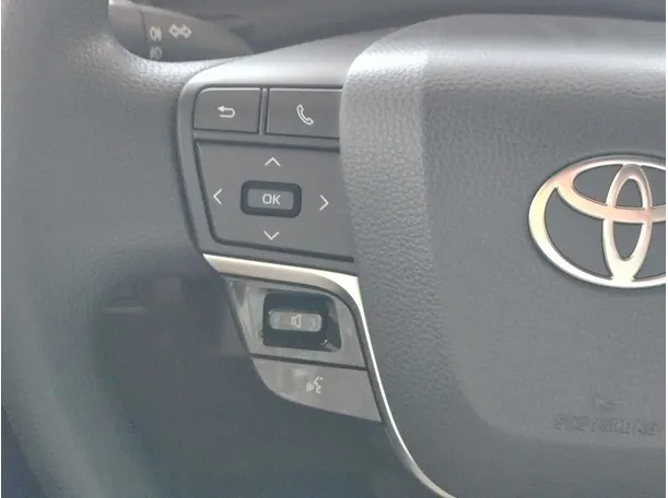Car image 27