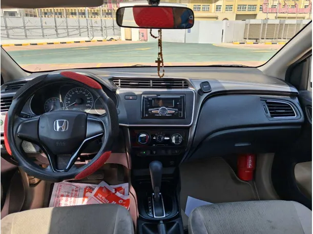 Car image 16