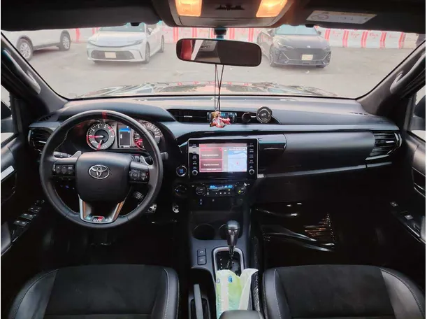 Car image 20