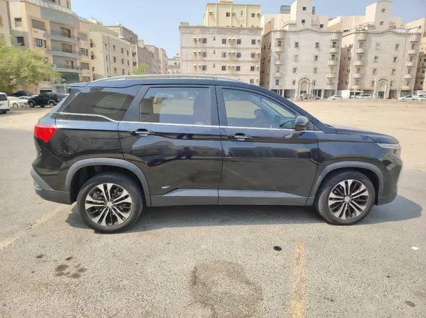 Car image 4