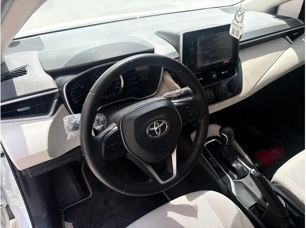 Car image 12