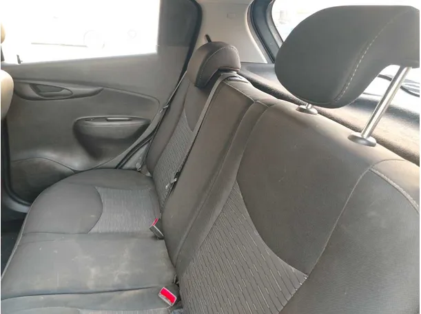 Car image 18
