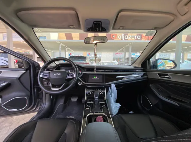 Car image 14