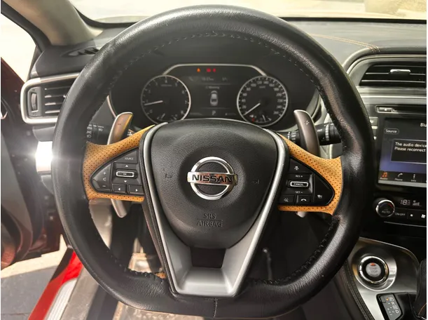 Car image 19