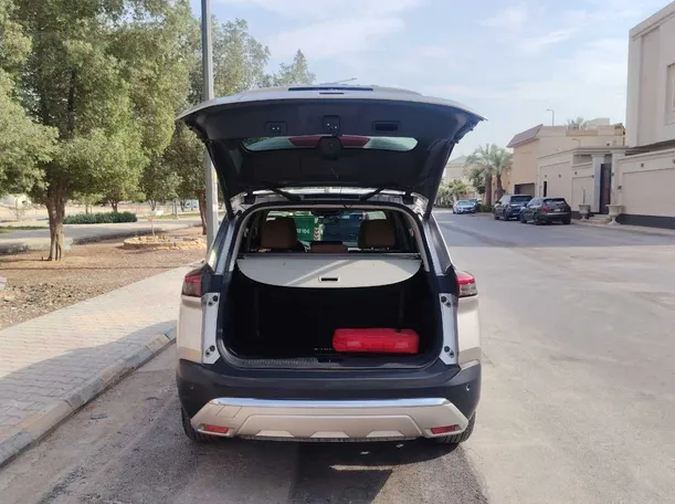 Car image 21