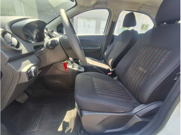 Car image 12