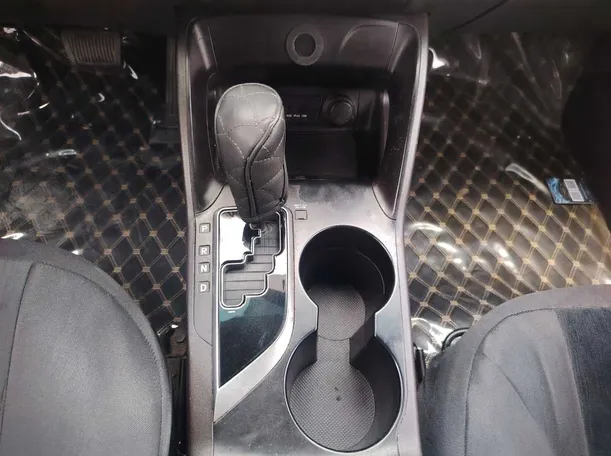 Car image 20