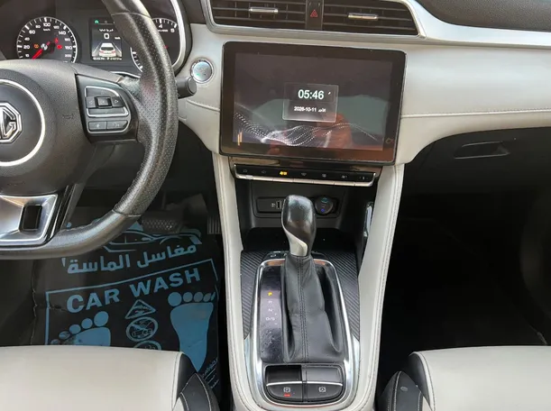 Car image 15