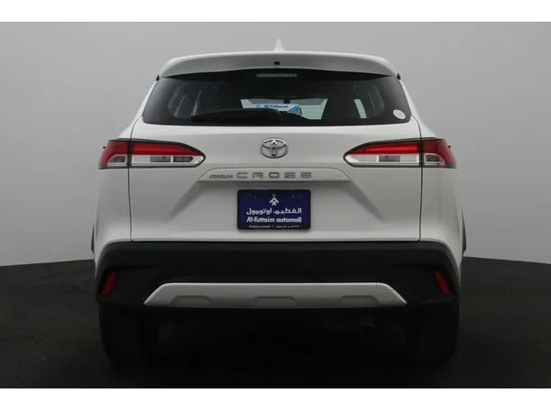 Car image 12