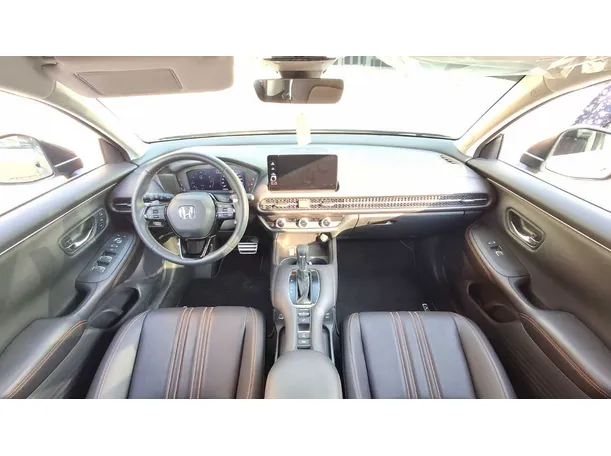 Car image 14