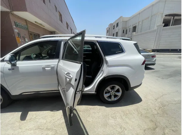 Car image 15