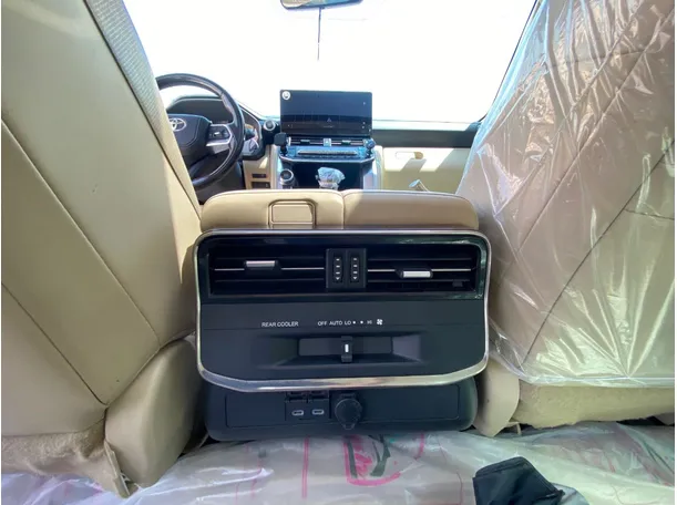 Car image 29