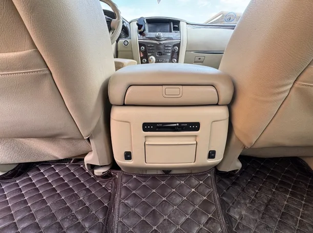 Car image 24