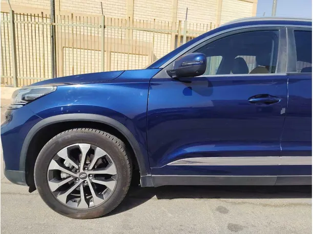 Car image 9