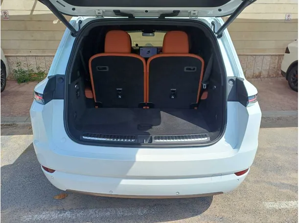 Car image 21
