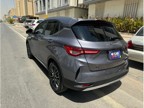 Car image 6
