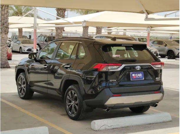Car image 7