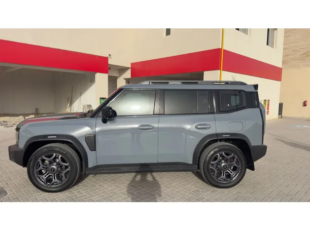 Car image 8