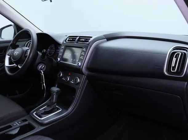 Car image 10