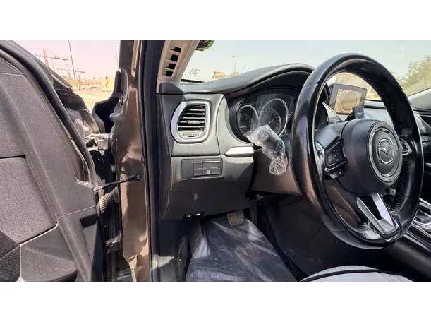 Car image 26