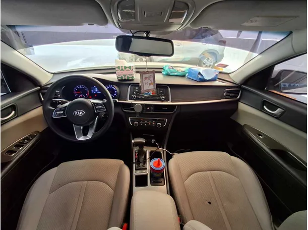 Car image 17