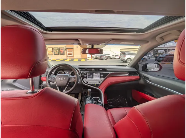 Car image 10
