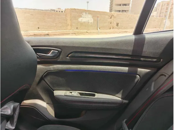 Car image 27