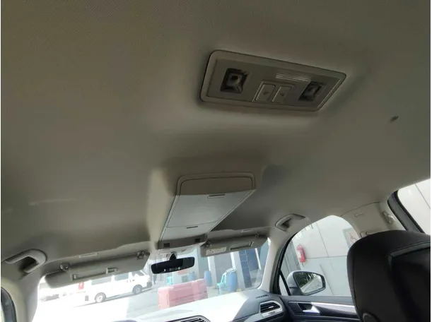 Car image 29