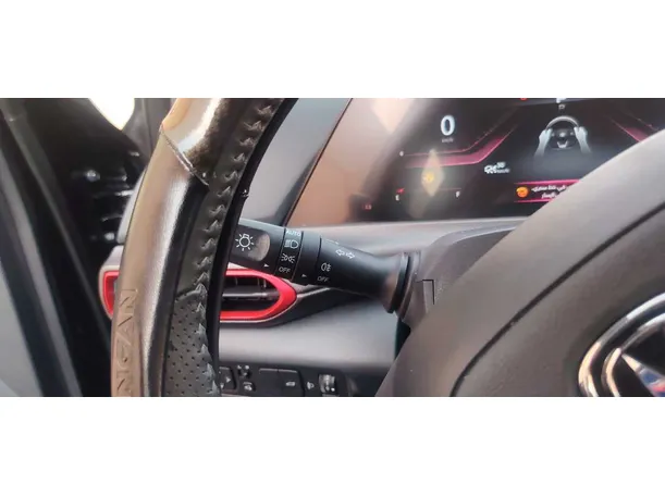 Car image 23