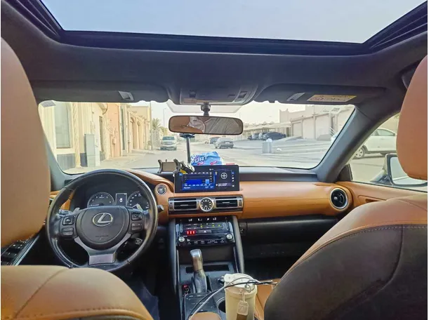 Car image 21